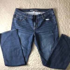 Mid rise Jeans. Straight Leg